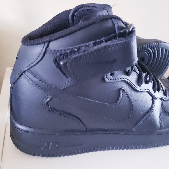 NIKE AIR FORCE 1 MID '07 "TRIPLE BLACK" - 8 US - Picture 12 of 14